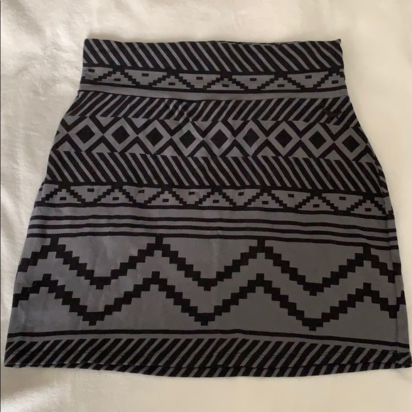 PINK Victoria's Secret Dresses & Skirts - Victoria’s Secret Pink Aztec Mini Skirt